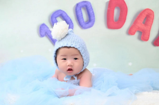 五指山2岁宝宝喝酸奶 五指山2岁宝宝喝酸奶